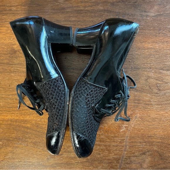 Vintage 1940s Patent Leather and Mesh Shoes - Picture 6 of 9